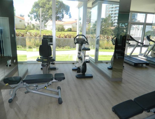 Edificio Con Servicios, Wind Tower!!- Ref: 2642
