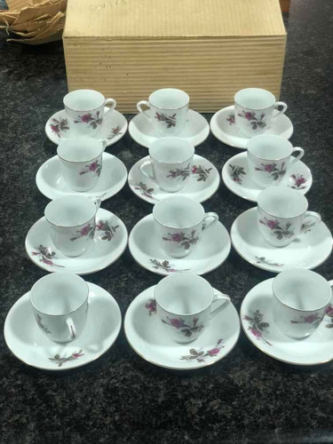 Imagen 3 de 8 de Tazas De Café Nuevo En Su Caja