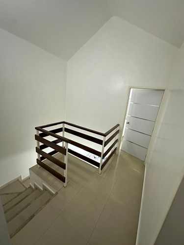 Casa Tipo Townhouse Equipado Y Amoblado ,pozo, Piscina En San Diego Valencia. Blk