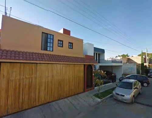 Casa En Venta De Dos Niveles Ubicada La Nueva Luneta, Zamora Michoacan