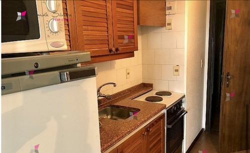 Apartamento De Un Dormitorio En Venta. Edificio Sobre Roosevelt Con Servicios- Ref: 9485