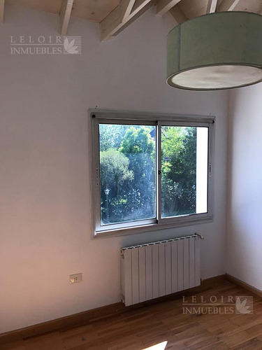 Casa En Venta 4 Amb En Campos De Alvarez