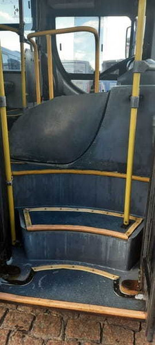 Imagem 11 de 13 de Mercedes-benz Onibus Urb Caio Apache Vip