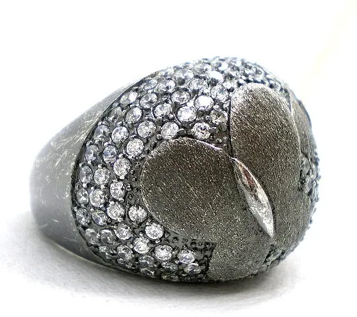 Anillo De Plata 925 Pavonada Y Zafiros Blancos Goldantiques