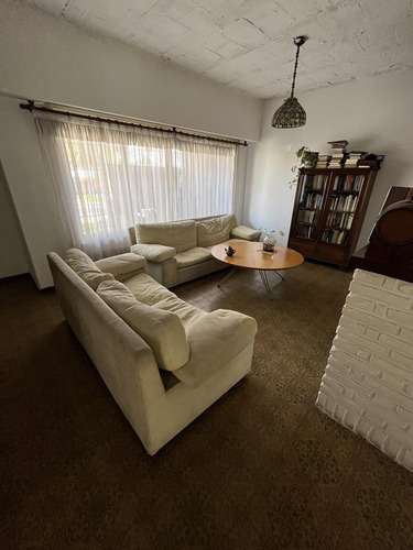 Belgrano 544, Lomas De Zamora Este Chalet 3 Drms, 2 Plantas Cochera Pasante - Amplio Lote