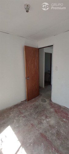 Casa En Venta De 2 D, 1 B, Amplio Patio, En Villa Alegre
