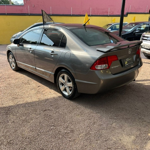 Imagem 4 de 8 de Honda Civic 1.8 Lxs