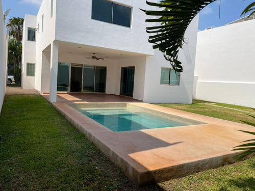 Casa En Venta Colonia  Montecristo Merida