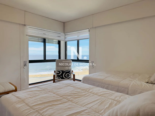 Apartamento En Venta, 4 Dormitorios, Torre De Categoría, Punta Del Este