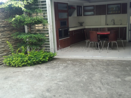 Venta Hermosa Casa Moderna Remodelada Y Ampliada A Estrenar, Ubicada En Esquina Con Terreno Adicional Y Excelente Distribucion.ubicada En Urb Trapiche Villa Cabudare Rah Ve