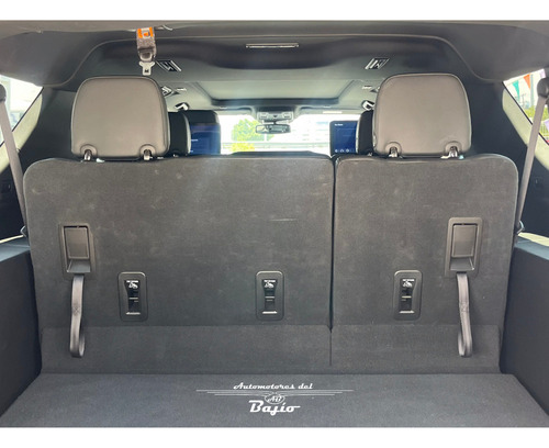 Chevrolet Suburban 5.3 Rst 4X4 At