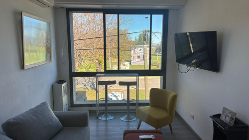 Venta De Casa Frente A La Laguna De Chascomus