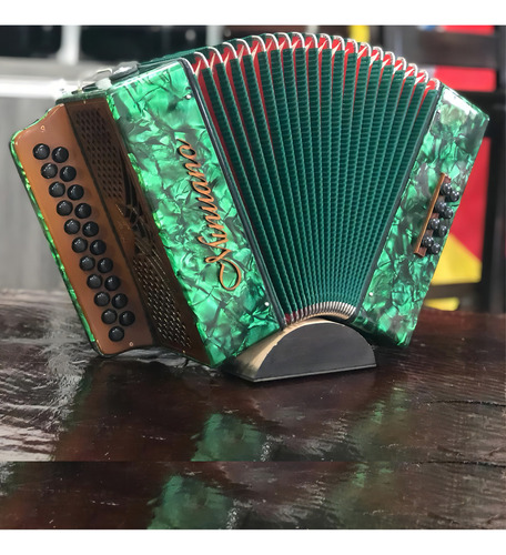 Acordeon 8 Baixos Minuano 8/21 Verde Revestida Celuloide