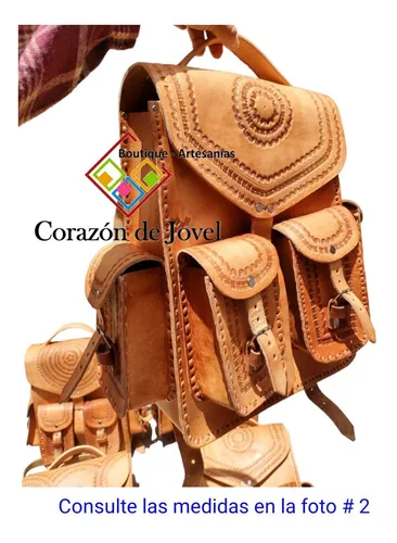 Bolso-mochila de mujer en piel troquelada naranja