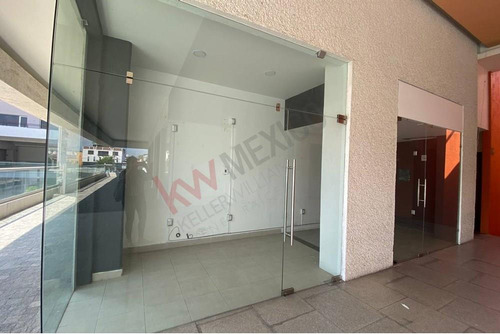 Renta De Local Comercial En Plaza Novum, Jiutepec, Morelos: La Oportunidad Ideal Para Empresas De...