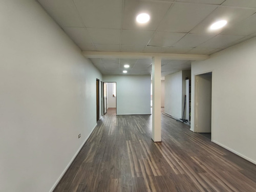 Gran Piso Comercial Con Planta Libre, Privados, Ascensor.