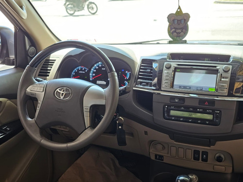 Toyota Hilux SW4 SRV D4-D 4x4 3.0 TDI Dies. Aut