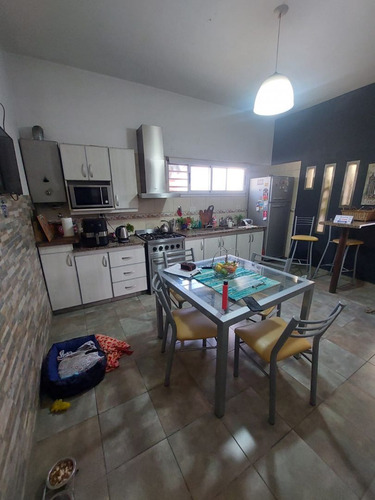 Casa En Venta En Lanús Oeste