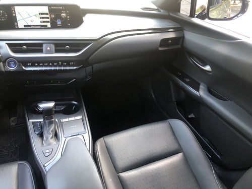 Lexus UX 250h Luxury