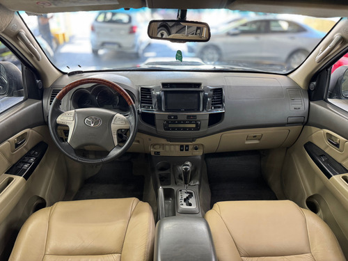 Toyota Hilux SW4 3.0 Srv 5l 4x4 Aut. 5p