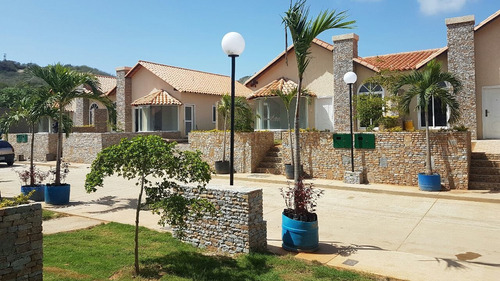 Casas En Venta San Lorenzo Pampatar