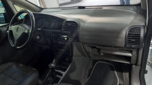 Imagem 8 de 12 de Chevrolet Zafira Elegance