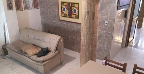 Imagen 2 de 9 de Eloisa Mejia Rentahouse Vende Townhouse En Pueblo De San Diego 21-14790