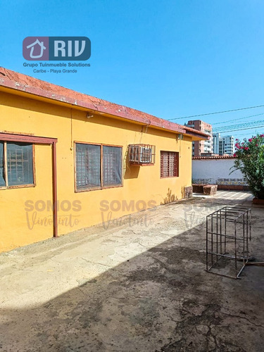 Venta - Dos Casas Independientes En Playa Grande, Catia La Mar Estado La Guaira.