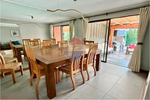 Estupenda Casa, Generosa En Espacio