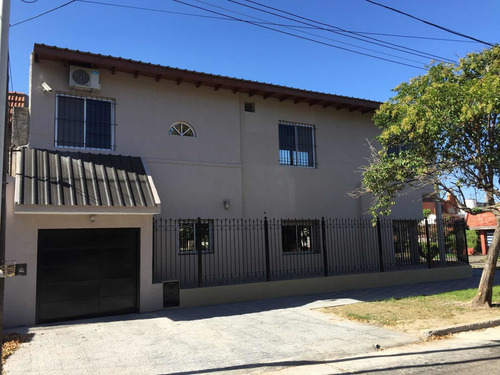 Imagen 10 de 13 de Casa En Avellaneda Venta / Permuta Menor Valor