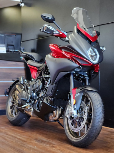 Imagen 8 de 25 de Mv Agusta Turismo Veloce Lusso Bordó