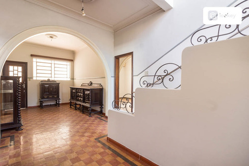 Imagem 1 de 15 de Aluguel De Casa Com 360m² E 10 Quartos - 8815