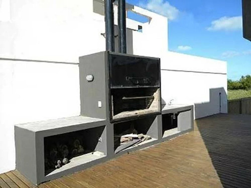 Imagen 12 de 20 de Casa Frente Al Mar En Gesell. Alquiler Venta