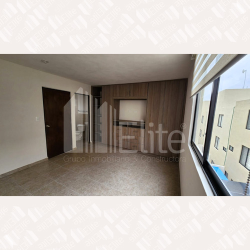 Casa Con Roof Garden En Venta En Misión Montejo Queretaro