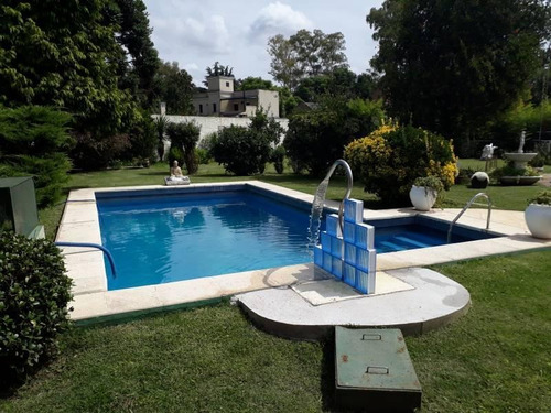 Imagen 2 de 19 de Venta Chalet En 2 Plantas Con Excelente Ubicación - Moreno Norte