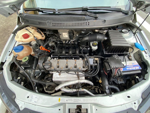 Volkswagen Voyage 1.6 Vht Total Flex 4p