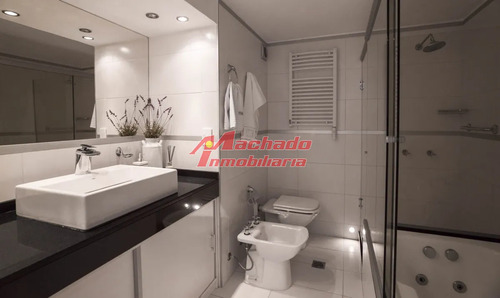 Apto En Venta, Punta Del Este, Vista Al Puerto