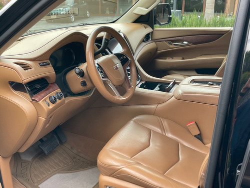 Imagen 2 de 7 de Cadillac Escalade Platinum 2016 Vendida