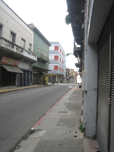 Calle Colón 1377 Casi Sarandí, Gran Salón.