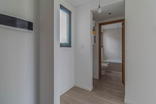 Venta De Monoambiente De Categoría Divisible Con Balcón En Piso Alto A Estrenar En Devoto C.a.b.a