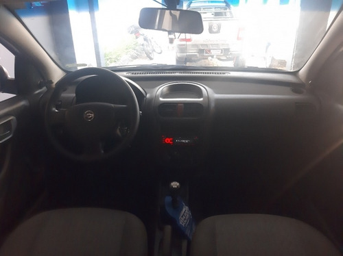 Imagem 7 de 10 de Chevrolet Corsa Sedan Maxx