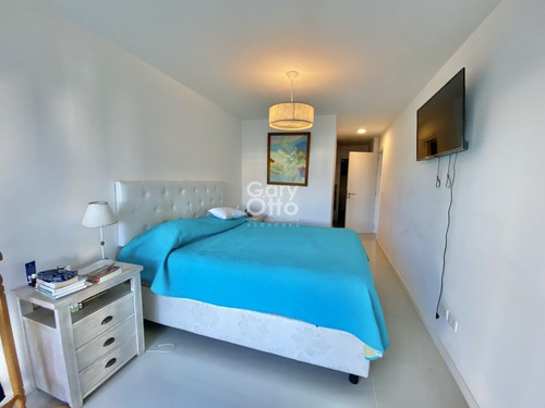 Imagen 6 de 14 de Venta De Apartamento De 2 Dormitorios En Edificio Icon Brava Punta Del Este