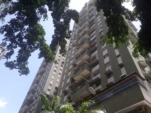 Excelente Apartamento Con Amplia Terraza En Venta Quinta Crespo Caracas
