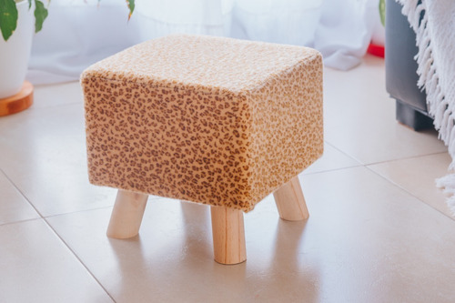 Bolinho quadrado com estampa animal 28x28cm marrom