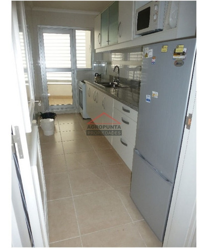 Playa Brava, Piso Alto, Vista, 4 Ambientes Con Todos Los Servicios- Ref: 5211