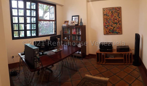 Town House En Venta 23-23344 En Oripoto