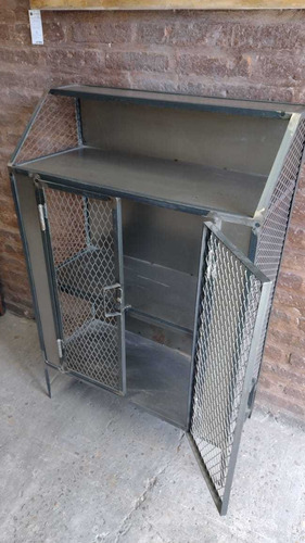 Imagen 5 de 10 de Mueble Estilo Industrial De Hierro Chapa Y Mat Desplegable