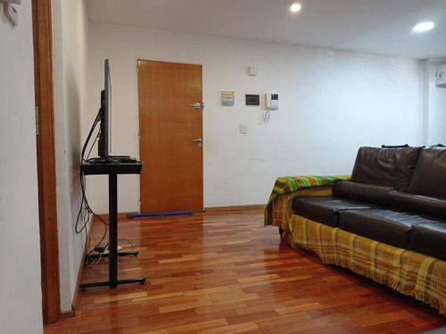 Imagen 9 de 23 de Venta. Departamento Dos Dormitorios, Patio Y Cochera. Zona Centro