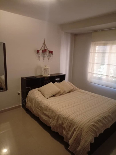 Imagen 11 de 16 de Rosaura Cortez Vende Town House En Lomas Del Este Valencia Res. Lomas Alto