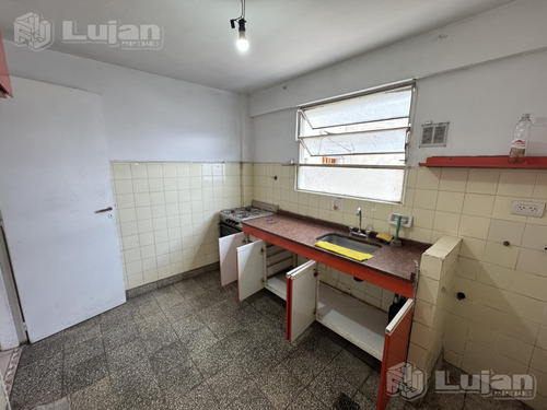 Venta Av Rivadavia Al 8800 2 Ambs Con Balcón !